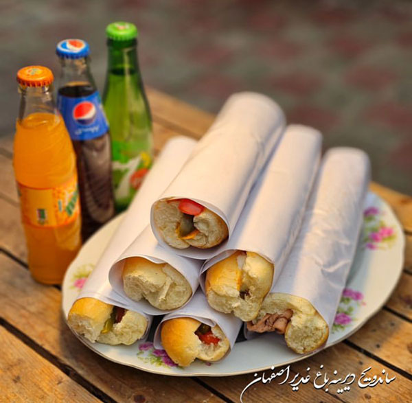 ساندویچ دهه 60 دیرینه اصفهان