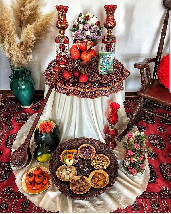 ایده های تزیین میز شب یلدای 1404