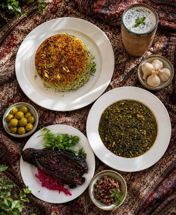 رستوران ساحلی نرگس خاتون نوشهر