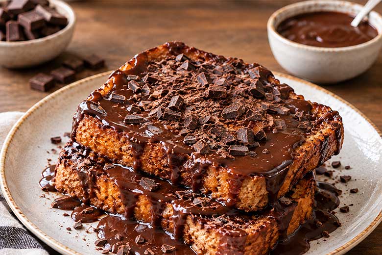 طرز تهیه فرنچ تست شکلاتی با سس شکلات