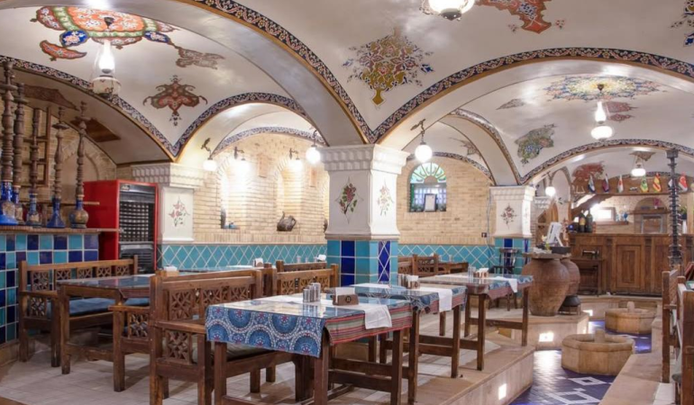 8 تا از بهترین رستوران های نزدیک بازار وکیل + آدرس و شماره تماس