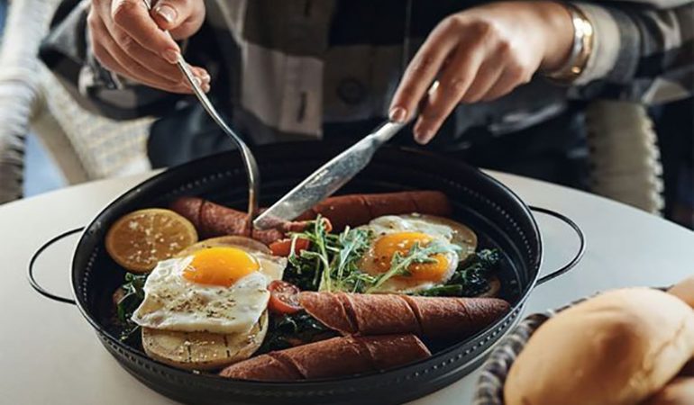 بهترین صبحانه های جزیره کیش + آدرس و شماره تماس