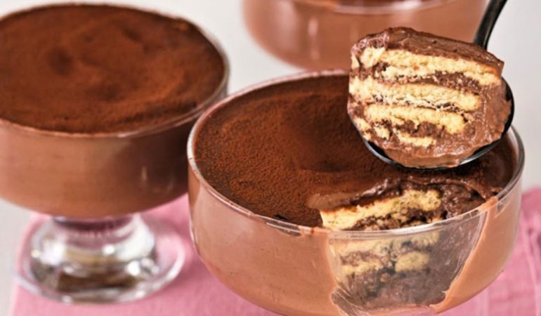 طرز تهیه دسر بیسکویتی شکلاتی