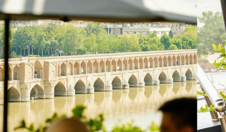 کافه رستوران های اصفهان با ویوی زاینده رود