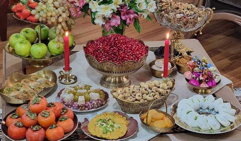 ایده های تزیین میز شب یلدا 1404 به همراه عکس