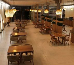 کافه رستوران مشاهیر بروجن